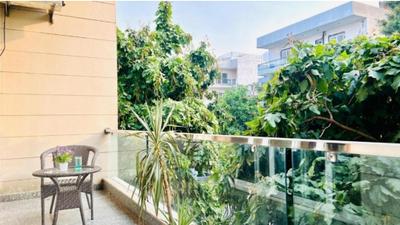 Balcony Image of Stay luxury pg in Sector 39, Gurgaon