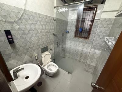 Bathroom Image of 1200 Sq.ft 2 BHK Builder Floor for rent in Sector 63 A Noida for Rs. 31500
