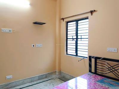 Bedroom Image of 900 Sq.ft 3 BHK Independent House for rent in Panchpota Kolkata for Rs. 12000