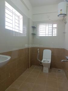Bathroom Image of 950 Sq.ft 2 BHK Apartment / Flat for rent in Lingarajapuram Bengaluru for Rs. 27000