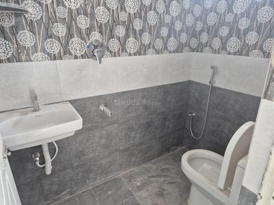 Bathroom Image of 891 Sq.ft 2 BHK Apartment / Flat for sale in Creative Patria Castle, Ambattur Chennai for Rs. 5950000