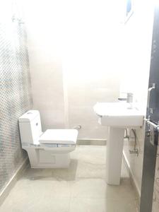Bathroom Image of 540 Sq.ft 1 BHK Builder Floor for rent in Preet Vihar New Delhi for Rs. 14000
