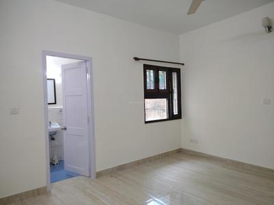 Bedroom Image of 1200 Sq.ft 3 BHK Apartment / Flat for rent in Vasant Kunj New Delhi for Rs. 75000