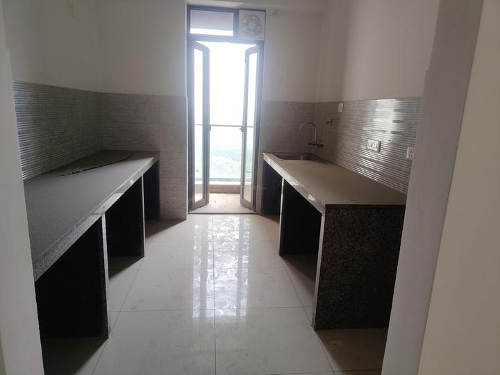 Tata Avenida Main Image 1