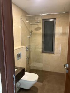 Bathroom Image of 1500 Sq.ft 3 BHK Apartment / Flat for rent in Piramal Mahalaxmi South Tower, Worli Mumbai for Rs. 300000