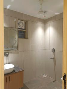 Common Bathroom Image of 1300 Sq.ft 3 BHK Builder Floor for sale in Janakpuri New Delhi for Rs. 22500000