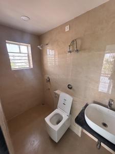 Bathroom Image of 1800 Sq.ft 3 BHK Apartment / Flat for rent in Laxminagar Nagpur for Rs. 45000