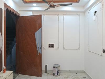 Living Room Image of 1050 Sq.ft 2 BHK Apartment / Flat for sale in Sector 72 Noida for Rs. 3800000