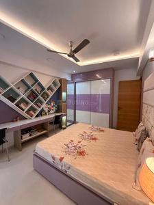 Bedroom Image of 2589 Sq.ft 4 BHK Apartment / Flat for rent in Earth Elegance, Bodakdev Ahmedabad for Rs. 75000