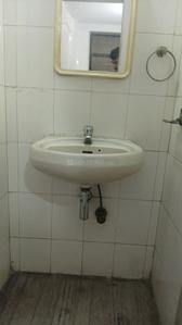 Bathroom Image of 560 Sq.ft 1 BHK Apartment / Flat for rent in Mulund East Mumbai for Rs. 29000