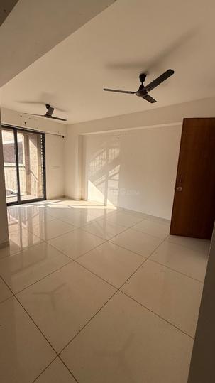 United Serene Elegancy Main Image 1