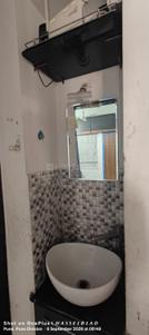 Bathroom Image of 980 Sq.ft 2 BHK Apartment / Flat for rent in Hadapsar Pune for Rs. 25000