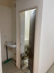 Bathroom Image of 470 Sq.ft 1 BHK Apartment / Flat for rent in Budhaniya Indore for Rs. 6000