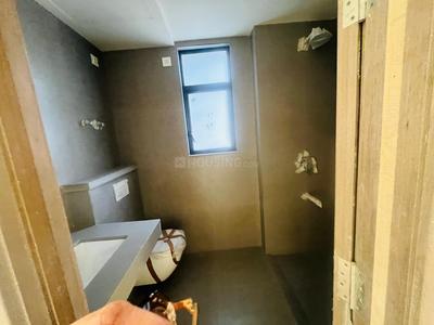Bathroom Image of 2410 Sq.ft 3 BHK Apartment / Flat for sale in Emaar Urban Oasis, Sector 62 Gurgaon for Rs. 44000000