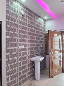 Bedroom Image of 1250 Sq.ft 2 BHK Builder Floor for rent in Gomti Nagar Lucknow for Rs. 20000