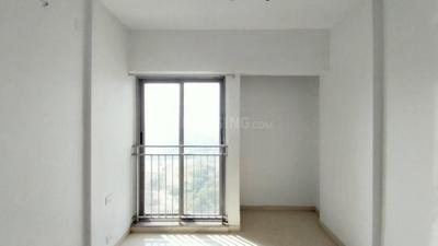 Bedroom Image of 855 Sq.ft 2 BHK Apartment / Flat for rent in Kalpataru Sunrise, Thane West Thane for Rs. 35000