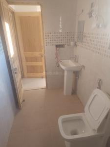 Bathroom Image of 700 Sq.ft 2 BHK Apartment / Flat for rent in Tutikandi Shimla for Rs. 15000