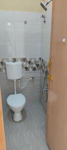 Bathroom Image of 300 Sq.ft 1 BHK Apartment / Flat for rent in Karattangkadu Tiruppur for Rs. 7700