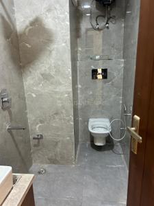 Image of 1620 Sq.ft 3 BHK Builder Floor for sale in Anand Vihar, New Delhi for Rs. 35000000