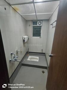 Bathroom Image of 1174 Sq.ft 2 BHK Apartment / Flat for rent in Rahul Park, Warje Pune for Rs. 31000
