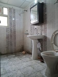 Common Bathroom Image of 1700 Sq.ft 3.5 BHK Apartment / Flat for sale in Gardenia Gateway, Sector 75 Noida for Rs. 11500000