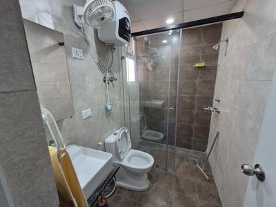 Bathroom Image of 2400 Sq.ft 4 BHK Apartment / Flat for sale in MR Platinum 321, Ghukna Ghaziabad for Rs. 20000000