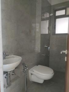 Common Bathroom Image of 845 Sq.ft 2.5 BHK Apartment / Flat for sale in Sheth Auris Bliss, Malad West Mumbai for Rs. 24000000