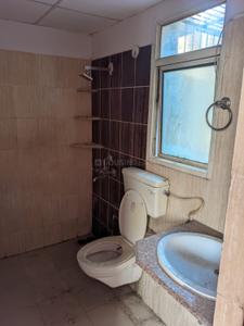 Bathroom Image of 1000 Sq.ft 2 BHK Apartment / Flat for rent in Mittal Rajnagar Residency, Ghukna Ghaziabad for Rs. 16000