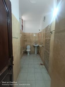 Bathroom Image of 1800 Sq.ft 2 BHK Builder Floor for rent in Ashoka Enclave Faridabad for Rs. 23000