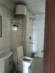 Common Bathroom Image of 1410 Sq.ft 3 BHK Apartment / Flat for sale in Amrapali Silicon City, Sector 76 Noida for Rs. 14000000