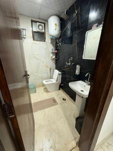 Bathroom Image of 1500 Sq.ft 3 BHK Apartment / Flat for sale in SAP Homes, Sector 73 Noida for Rs. 7500000