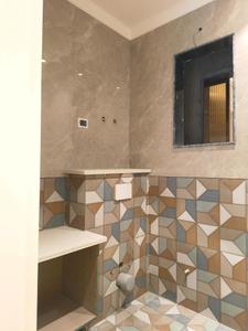 Common Bathroom Image of 1850 Sq.ft 3 BHK Builder Floor for sale in Indirapuram Ghaziabad for Rs. 17000000