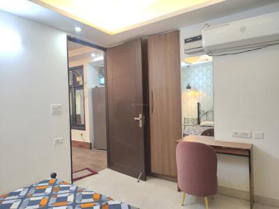 Bedroom Image of 1500 Sq.ft 3 BHK Builder Floor for rent in Freedom Fighters Enclave New Delhi for Rs. 52000