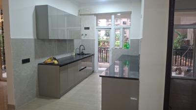 Kitchen Image of 1600 Sq.ft 3 BHK Apartment / Flat for rent in Saviour Greenisle, Crossings Republik Ghaziabad for Rs. 25000