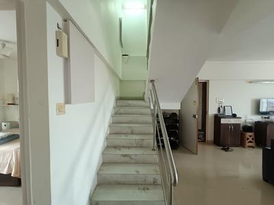 Image of 1600 Sq.ft 4 BHK Builder Floor for rent in Chembur, Mumbai for Rs. 145000