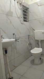 Bathroom Image of 600 Sq.ft 1 BHK Builder Floor for rent in Adugodi Bengaluru for Rs. 30000