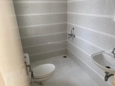 Bathroom Image of 2500 Sq.ft 4 BHK Apartment / Flat for rent in Sector 49 Faridabad for Rs. 28500