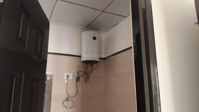 Bathroom Image of 1660 Sq.ft 3 BHK Apartment / Flat for rent in Dasnac The Jewel, Sector 75 Noida for Rs. 45000