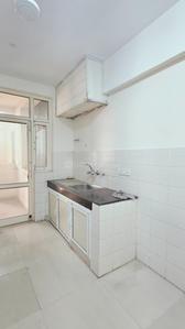 Kitchen Image of 1850 Sq.ft 3 BHK Apartment / Flat for rent in Aarcity Krishna Apra Sapphire, Indirapuram Ghaziabad for Rs. 38000