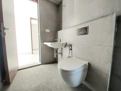 Bathroom Image of 2027 Sq.ft 4 BHK Apartment / Flat for rent in Appaswamy The Broadstone, Ramapuram Chennai for Rs. 100000
