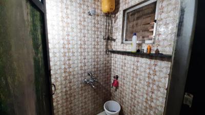 Bathroom Image of 535 Sq.ft 1 BHK Apartment / Flat for sale in Parijat Gardens, Kasarvadavali Thane for Rs. 4650000