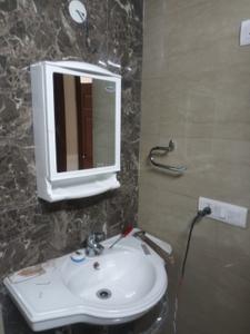 Bathroom Image of 2075 Sq.ft 3 BHK Apartment / Flat for sale in Purvanchal Royal City, Chi V Greater Noida for Rs. 25000000