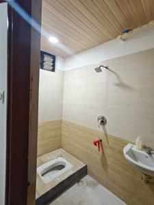 Bathroom Image of 950 Sq.ft 2 BHK Apartment / Flat for rent in Scheme No 140 Indore for Rs. 18000