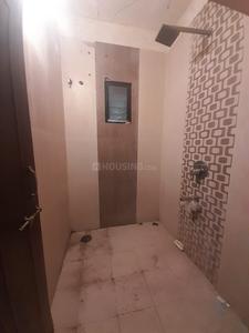 Bathroom Image of 2000 Sq.ft 2 BHK Apartment / Flat for rent in R Sandesh The Rhythm, Shivaji Nagar Nagpur for Rs. 25000