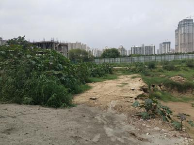Image of 6300 Sq.ft Residential Plot / Land for sale in Centrum Estates 76, Sector 76, Noida for Rs. 140000000