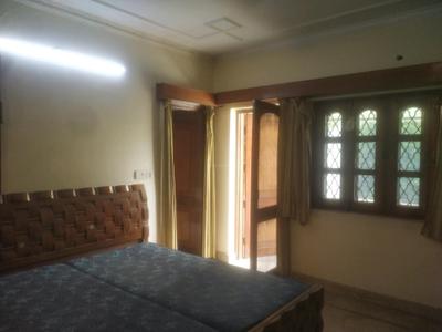 Bedroom Image of 1800 Sq.ft 3 BHK Apartment / Flat for rent in Vasant Kunj New Delhi for Rs. 80000