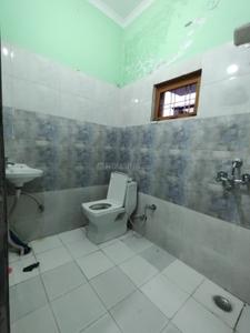 Bathroom Image of 986 Sq.ft 2 BHK Builder Floor for rent in Mohkam Pur Kala Dehradun for Rs. 8005