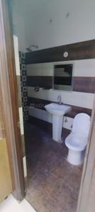 Bathroom Image of 1350 Sq.ft 2 BHK Builder Floor for rent in Aman Vihar Dehradun for Rs. 28000