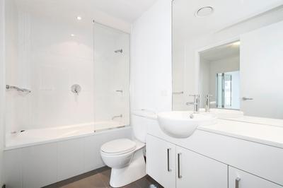 Bathroom Image of 1260 Sq.ft 2 BHK Apartment / Flat for sale in DLH Swapnadeep, Andheri West Mumbai for Rs. 34500000