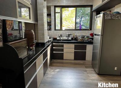 Kitchen Image of 7600 Sq.ft 10 BHK Apartment / Flat for sale in Bopodi Pune for Rs. 75000000
